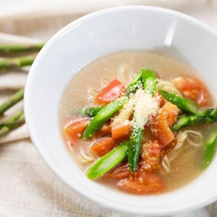 夏にオススメ！トマトとアスパラの塩ラーメン